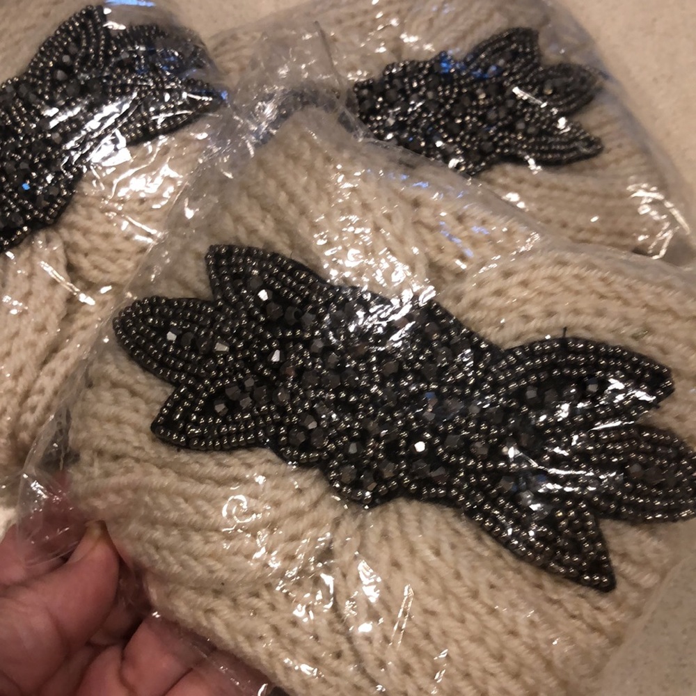 WIDE BEADED WINTER WOOL BLEND KNIT HEADBAND IVORY CREAM NEW IN PACKAGE - Picture 3 of 5